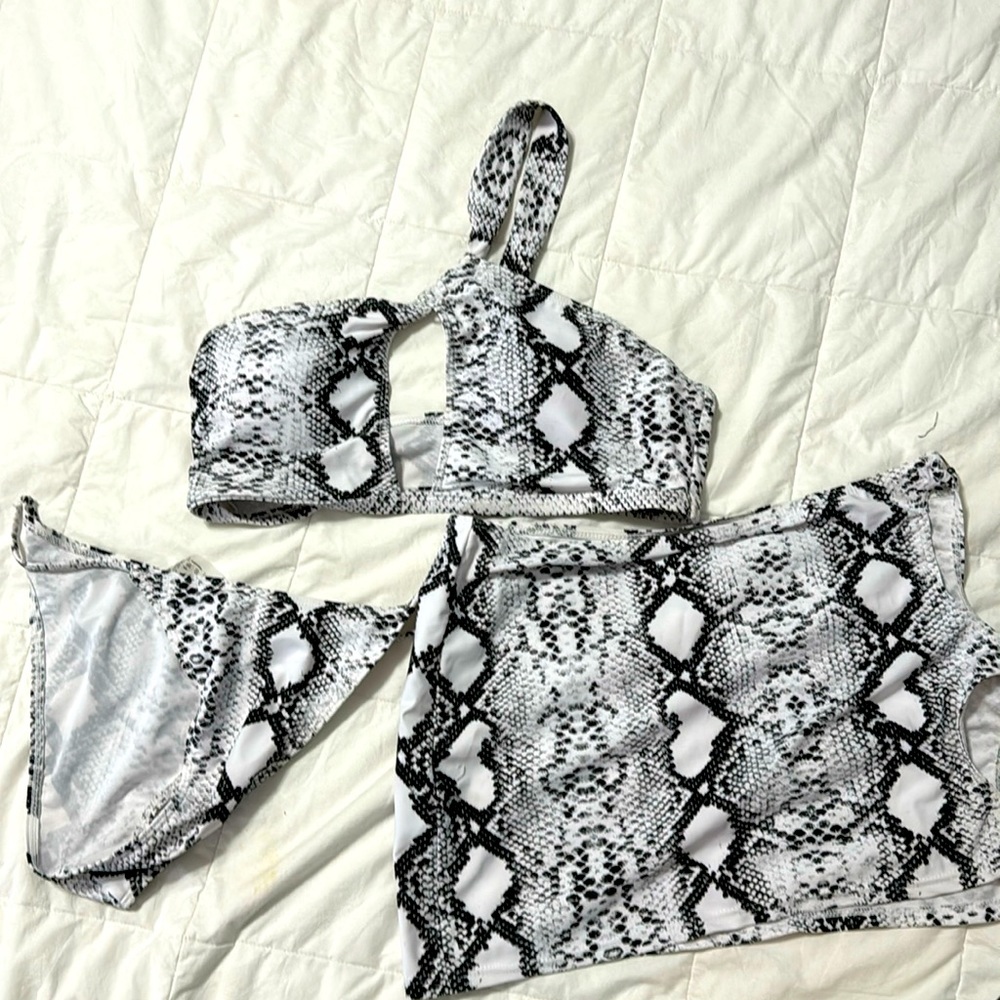 3 price matching bikini set